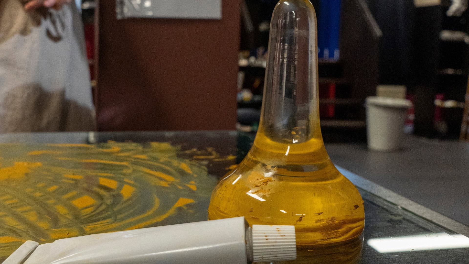 How does oil paint get into a tube?