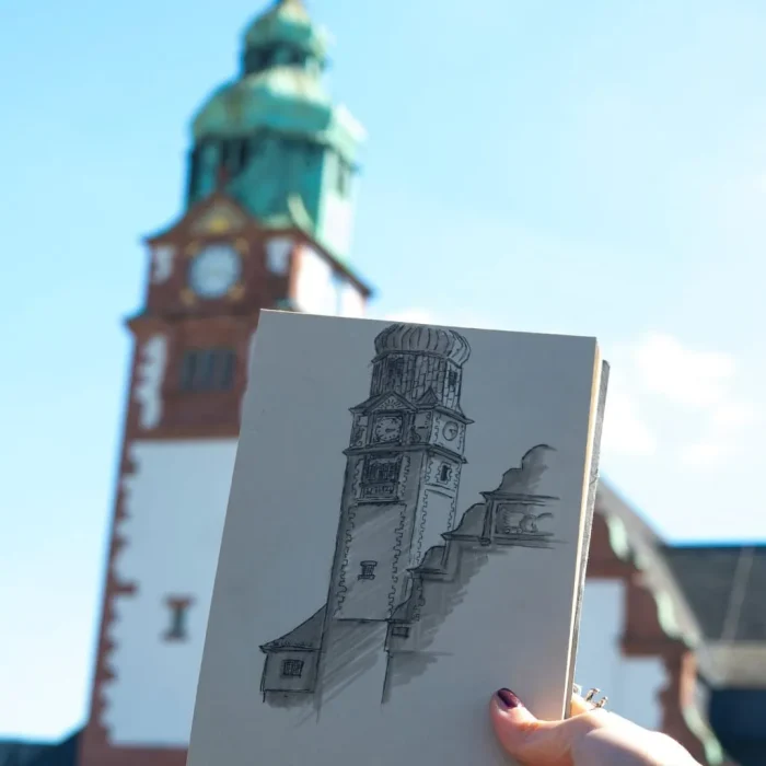 - Malerei-Studien am Bauhaus in München, künstlerisch inspiriert von historischen Gebäuden, für kreative Kunst- und Ausbildungsprogramme.